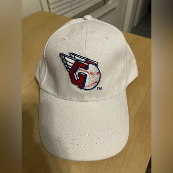 NWOT Cleveland Guardians White Baseball Cap - Picture 2 of 5